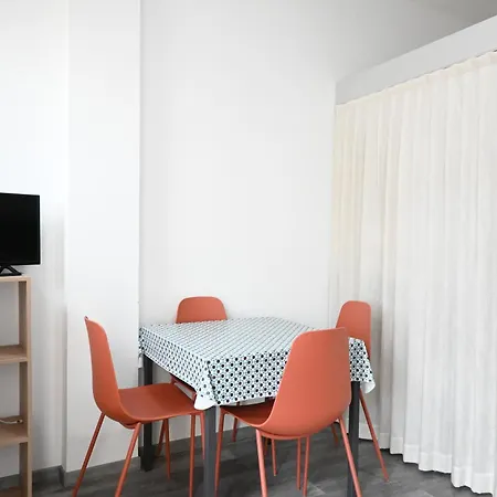 F007 - Fano, Monolocale Fronte Mare In Con Piscina * Fano