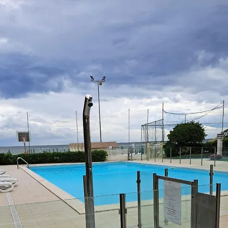 F007 - Fano, Monolocale Fronte Mare In Con Piscina Daire