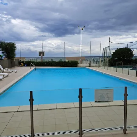 Appartamento F007 - Fano, Monolocale Fronte Mare In Con Piscina *