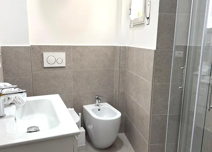 F007 - Fano, Monolocale Fronte Mare In Con Piscina *