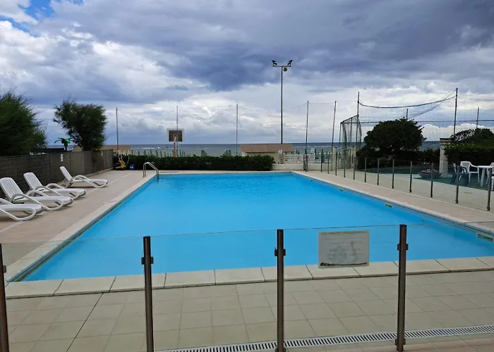 Appartamento F007 - Fano, Monolocale Fronte Mare In Con Piscina *